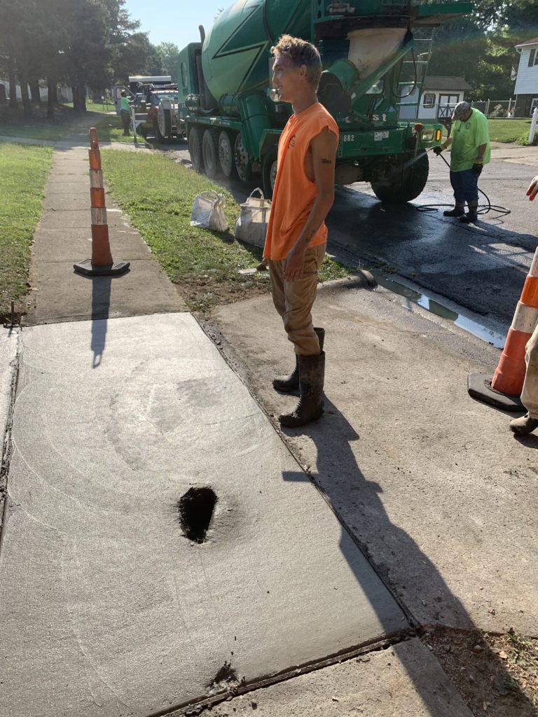 Concrete Sidewalk Curb